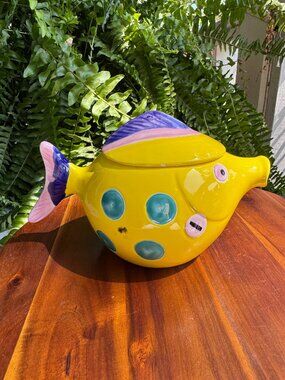 Vintage Whimsical Yellow Fish Teapot – Colourful Hand-Painted Ceramic